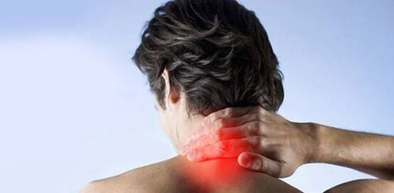 Dolore al collo dovuto all'osteocondrosi